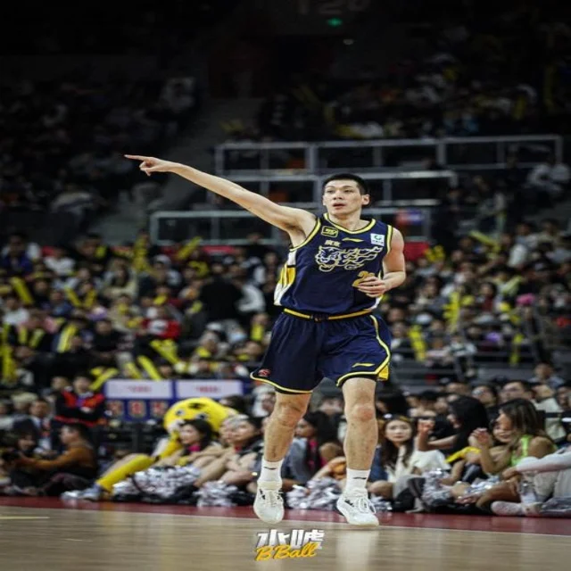 朱辰杰复出助力球队新征程，健康状态成焦点（crownsports）